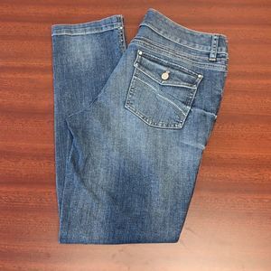 White house Black market